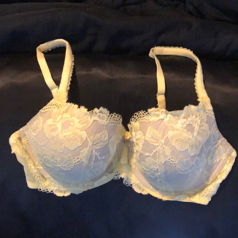 Victoria’s Secret Body by Victoria bra